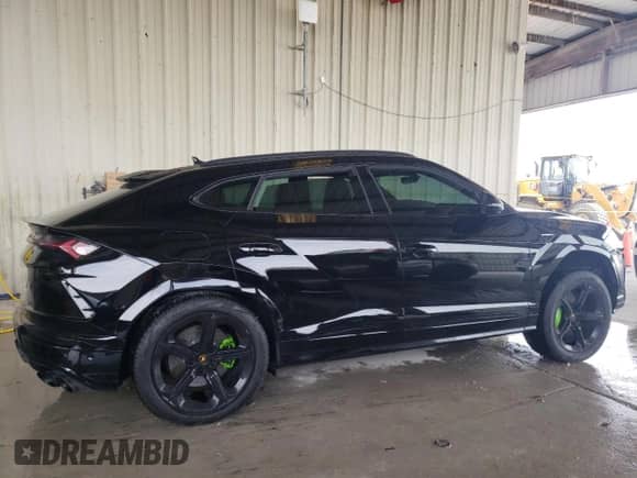 2019 Lamborghini Urus with VIN ZPBUA1ZL6KLA04680, listed as a Copart auction lot 60743284 with 49,209 mi miles and Salvage title. Bid and sale history available at DreamBid. Image 3.