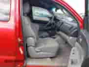 2010 Toyota Tacoma z VIN 5TETX4CN4AZ682471, wystawiony jako IAAI lot #43394909 z przebiegiem 284 713 mil mil oraz . Historia ofert i sprzedaży dostępna na DreamBid. Obrazek 5.