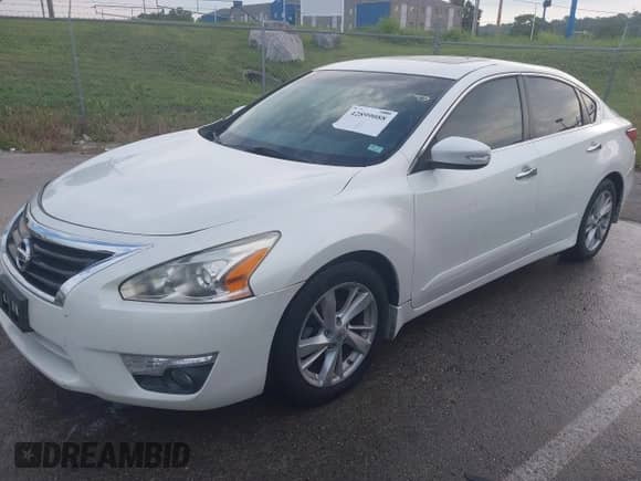 2015 Nissan Altima S z VIN 1N4AL3APXFC431497, wystawiony jako IAAI lot #42899088 z przebiegiem 122 880 mil mil oraz . Historia ofert i sprzedaży dostępna na DreamBid. Obrazek 17.