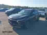 2025 Chevrolet Trax LT с VIN KL77LHEP9SC074042, выставлен на аукционе IAAI как лот 42940880 с пробегом 12 969 миль миль и . История ставок и продаж доступна на DreamBid. Изображение 2.