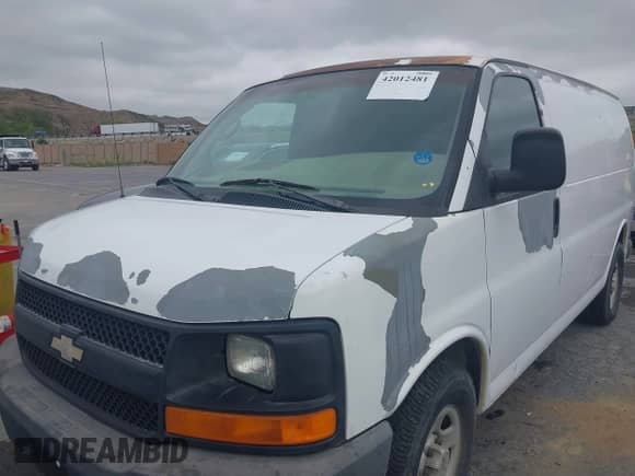 2004 Chevrolet Express Cargo with VIN 1GCFG15X241101221, listed as a IAAI auction lot 42012481 with 139,786 mi miles and . Bid and sale history available at DreamBid. Image 6.