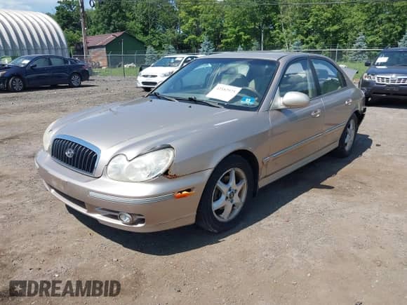 2005 Hyundai Sonata GLS with VIN KMHWF35HX5A209543, listed as a IAAI auction lot 42582975 with 189,936 mi miles and . Bid and sale history available at DreamBid. Image 2.