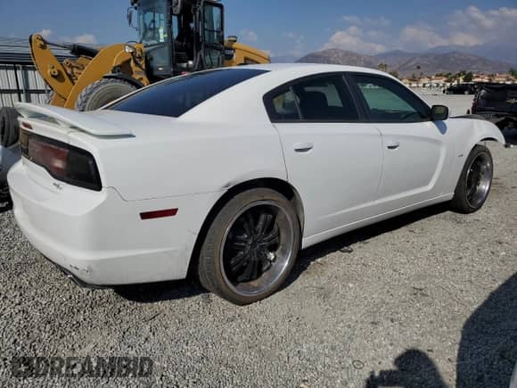 2011 Dodge Charger Road/Track z VIN 2B3CL5CT1BH558639, wystawiony jako Copart lot #81810095 z przebiegiem 81 793 mil mil oraz Szkoda całkowita • Salvage title. Historia ofert i sprzedaży dostępna na DreamBid. Obrazek 3.