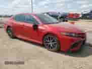 2021 Toyota Camry SE Nightshade z VIN 4T1G11AK9MU425020, wystawiony jako Copart lot #71685455 z przebiegiem 47 339 mil mil oraz Szkoda całkowita • Salvage title. Historia ofert i sprzedaży dostępna na DreamBid. Obrazek 4.