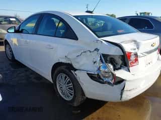 2016 Chevrolet Cruze LS z VIN 1G1PC5SG2G7111351, wystawiony jako IAAI lot #43428718 z przebiegiem 83 526 mil mil oraz . Historia ofert i sprzedaży dostępna na DreamBid. Obrazek 3.