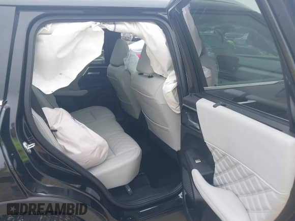 2024 Mitsubishi Outlander SEL with VIN JA4J4WA80RZ089183, listed as a IAAI auction lot 42440664 with 3,723 mi miles and . Bid and sale history available at DreamBid. Image 8.