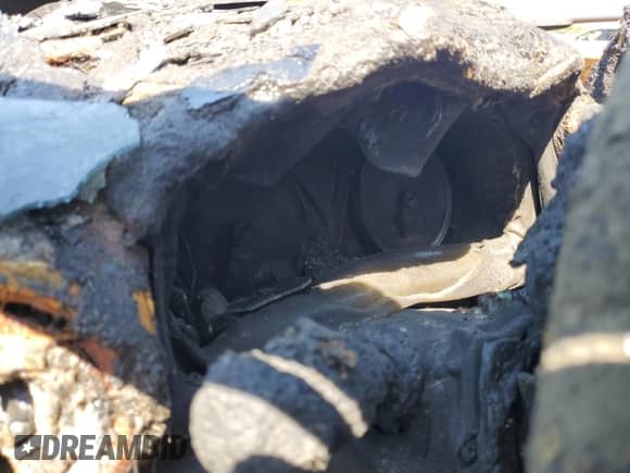 2024 Lexus IS 350 F Sport z VIN JTHBZ1E21R5037572, wystawiony jako Copart lot #56075055 z przebiegiem Nie podano mil oraz Szkoda całkowita • Salvage title. Historia ofert i sprzedaży dostępna na DreamBid. Obrazek 9.