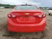 2018 Chevrolet Cruze LS z VIN 1G1BC5SM5J7150717, wystawiony jako Copart lot #71001165 z przebiegiem 158 899 mil mil oraz Szkoda całkowita • Salvage title. Historia ofert i sprzedaży dostępna na DreamBid. Obrazek 6.