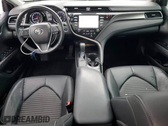 2019 Toyota Camry LE с VIN 4T1B11HK2KU186519, выставлен на аукционе Copart как лот 84010595 с пробегом 86 656 миль миль и Списание • Salvage title. История ставок и продаж доступна на DreamBid. Изображение 8.