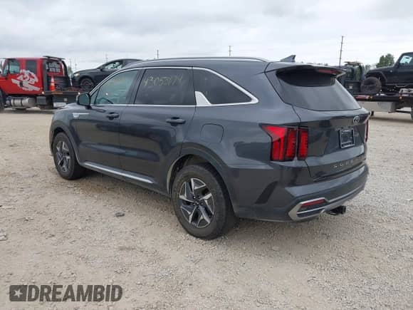 2021 Kia Sorento EX with VIN KNDRH4LG0M5019057, listed as a IAAI auction lot 43055674 with 83,265 mi miles and . Bid and sale history available at DreamBid. Image 3.