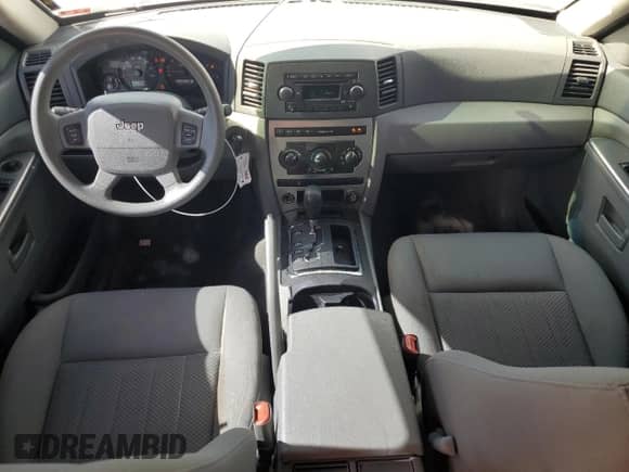 2006 Jeep Grand Cherokee Laredo z VIN 1J4GR48K36C142412, wystawiony jako Copart lot #84759255 z przebiegiem 121 879 mil mil oraz Czysty tytuł • Clean title. Historia ofert i sprzedaży dostępna na DreamBid. Obrazek 8.