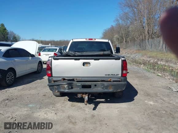 2005 Chevrolet Silverado 1500 LT with VIN 2GCEK13T751216564, listed as a IAAI auction lot 42141599 with 234,810 mi miles and . Bid and sale history available at DreamBid. Image 16.