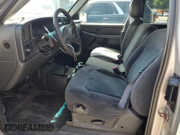 2004 Chevrolet Silverado 2500HD LS with VIN 1GCHK29U34E261176, listed as a Copart auction lot 61436965 with 252,226 mi miles and Clean title. Bid and sale history available at DreamBid. Image 7.