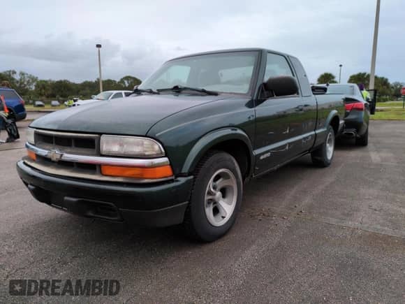 2002 Chevrolet S-10 LS с VIN 1GCCS19W528175367, выставлен на аукционе Copart как лот 74550124 с пробегом Не указан миль и Списание • Salvage title. История ставок и продаж доступна на DreamBid. Изображение 1.