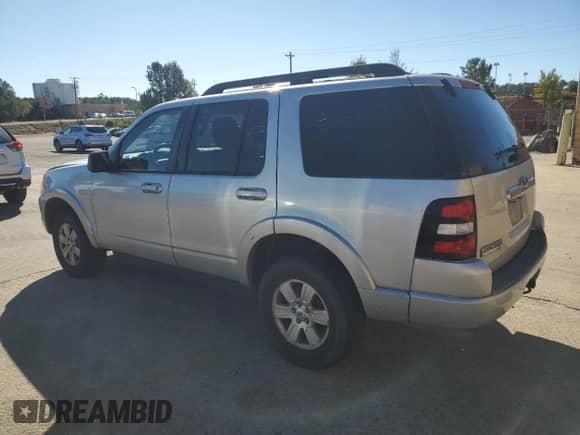 2010 Ford Explorer XLT с VIN 1FMEU7DE5AUA69040, выставлен на аукционе Copart как лот 89612285 с пробегом 228 907 миль миль и Списание • Salvage title. История ставок и продаж доступна на DreamBid. Изображение 2.
