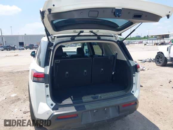 2022 Nissan Pathfinder SV z VIN 5N1DR3BA7NC201913, wystawiony jako IAAI lot #42386381 z przebiegiem 79 632 mil mil oraz . Historia ofert i sprzedaży dostępna na DreamBid. Obrazek 18.