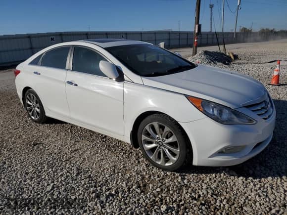 2013 Hyundai Sonata Limited с VIN 5NPEC4AC7DH605218, выставлен на аукционе Copart как лот 89830975 с пробегом 189 325 миль миль и Списание • Salvage title. История ставок и продаж доступна на DreamBid. Изображение 4.