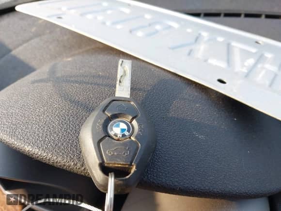 2005 BMW Z4 2.5i с VIN 4USBT33535LS54102, выставлен на аукционе IAAI как лот 42429271 с пробегом 105 155 миль миль и . История ставок и продаж доступна на DreamBid. Изображение 11.