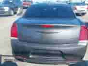 2023 Chrysler 300 S z VIN 2C3CCABG3PH624521, wystawiony jako IAAI lot #43229777 z przebiegiem 29 288 mil mil oraz . Historia ofert i sprzedaży dostępna na DreamBid. Obrazek 16.