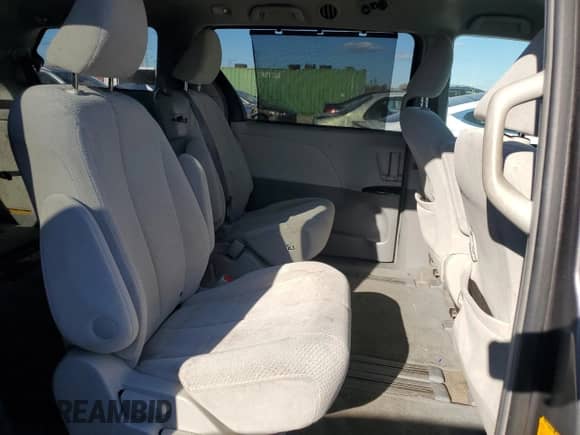 2011 Toyota Sienna LE с VIN 5TDKK3DC0BS129655, выставлен на аукционе Copart как лот 90836755 с пробегом 189 726 миль миль и Чистый • Clean title. История ставок и продаж доступна на DreamBid. Изображение 10.