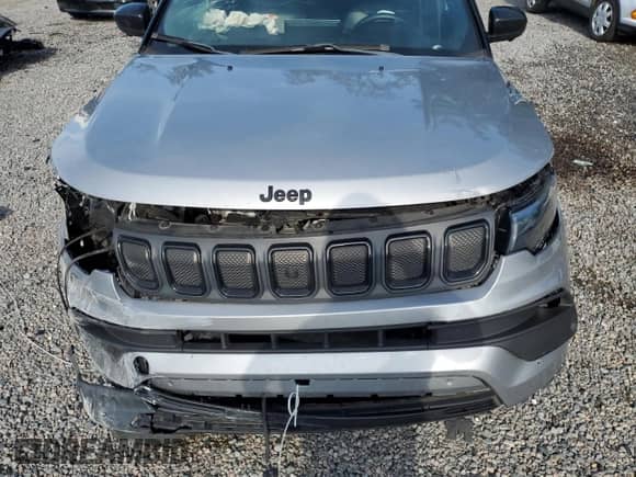 2022 Jeep Compass Latitude z VIN 3C4NJCBB0NT213768, wystawiony jako Copart lot #68212475 z przebiegiem 35 589 mil mil oraz Szkoda całkowita • Salvage title. Historia ofert i sprzedaży dostępna na DreamBid. Obrazek 12.