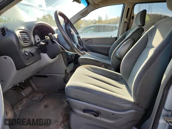 2005 Dodge Caravan SE with VIN 2D4GP24R25R362331, listed as a Copart auction lot 84256985 with 292,671 mi miles and Salvage title. Bid and sale history available at DreamBid. Image 7.
