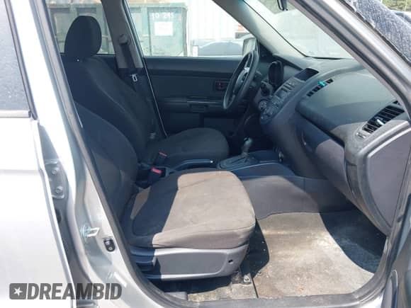2013 Kia Soul с VIN KNDJT2A53D7483580, выставлен на аукционе IAAI как лот 43233227 с пробегом 76 765 миль миль и . История ставок и продаж доступна на DreamBid. Изображение 5.
