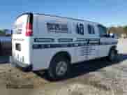 2018 Chevrolet Express Cargo с VIN 1GCWGAFG4J1338495, выставлен на аукционе Copart как лот 88013295 с пробегом 141 681 миль миль и Списание • Salvage title. История ставок и продаж доступна на DreamBid. Изображение 3.