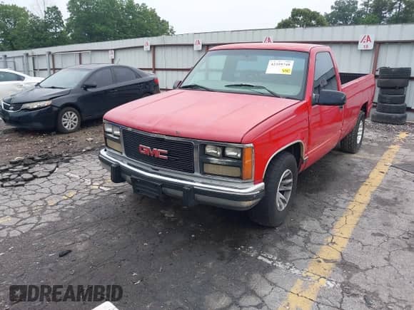 1995 GMC Sierra 1500 с VIN 1GTEC14Z2SZ561990, выставлен на аукционе IAAI как лот 42359748 с пробегом 367 569 миль миль и . История ставок и продаж доступна на DreamBid. Изображение 2.