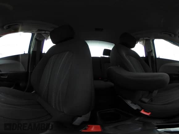 2018 Chevrolet Sonic LT с VIN 1G1JD5SHXJ4139225, выставлен на аукционе IAAI как лот 41066885 с пробегом 83 701 миль миль и . История ставок и продаж доступна на DreamBid. Изображение 18.
