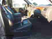 2008 Chevrolet Silverado 2500HD LTZ z VIN 1GCHK23668F203623, wystawiony jako IAAI lot #43422886 z przebiegiem 240 717 mil mil oraz . Historia ofert i sprzedaży dostępna na DreamBid. Obrazek 5.