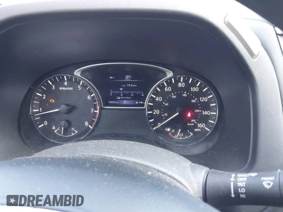 2020 Nissan Pathfinder S z VIN 5N1DR2AN6LC608892, wystawiony jako IAAI lot #43233945 z przebiegiem 132 251 mil mil oraz . Historia ofert i sprzedaży dostępna na DreamBid. Obrazek 7.