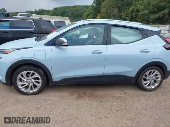 2023 Chevrolet Bolt EUV LT with VIN 1G1FY6S03P4165734, listed as a IAAI auction lot 43105343 with 11,625 mi miles and . Bid and sale history available at DreamBid. Image 14.