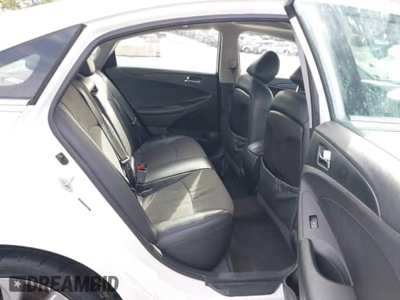 2012 Hyundai Sonata SE с VIN 5NPEC4AC1CH386240, выставлен на аукционе IAAI как лот 43237066 с пробегом 80 116 миль миль и . История ставок и продаж доступна на DreamBid. Изображение 8.