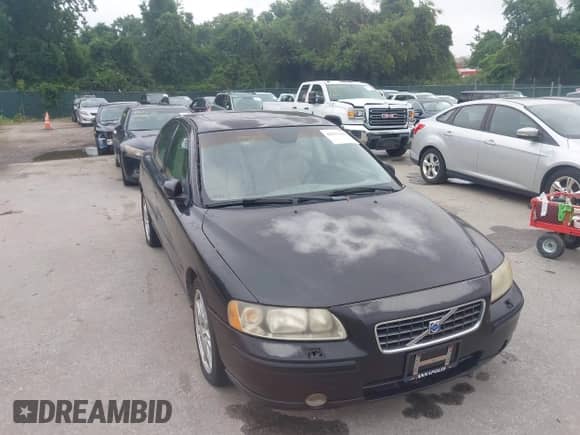 2005 Volvo S60 с VIN YV1RH592452459250, выставлен на аукционе IAAI как лот 42611610 с пробегом 91 005 миль миль и . История ставок и продаж доступна на DreamBid. Изображение 6.