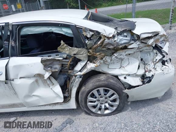 2016 Nissan Altima SV z VIN 1N4AL3AP7GC162084, wystawiony jako IAAI lot #42707771 z przebiegiem 189 361 mil mil oraz . Historia ofert i sprzedaży dostępna na DreamBid. Obrazek 19.