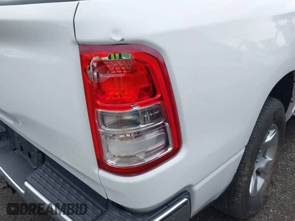 2024 Ram 1500 Big Horn z VIN 1C6SRFFT6RN115065, wystawiony jako IAAI lot #41997639 z przebiegiem 15 453 mil mil oraz . Historia ofert i sprzedaży dostępna na DreamBid. Obrazek 18.