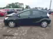 2013 Toyota Prius One z VIN JTDKDTB3XD1545063, wystawiony jako IAAI lot #43039727 z przebiegiem Nie podano mil oraz . Historia ofert i sprzedaży dostępna na DreamBid. Obrazek 14.