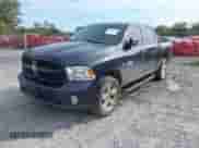 2018 Ram 1500 Express z VIN 1C6RR6KT4JS340854, wystawiony jako IAAI lot #41679041 z przebiegiem 127 652 mil mil oraz . Historia ofert i sprzedaży dostępna na DreamBid. Obrazek 17.