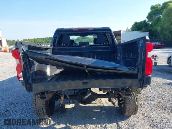 2020 Chevrolet Silverado 1500 Custom Trail Boss with VIN 1GCPYCEF7LZ194967, listed as a IAAI auction lot 43055121 with 85,114 mi miles and . Bid and sale history available at DreamBid. Image 17.