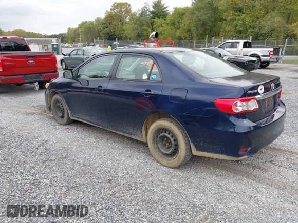 2011 Toyota Corolla S с VIN 2T1BU4EE5BC658785, выставлен на аукционе IAAI как лот 43309239 с пробегом 220 800 миль миль и . История ставок и продаж доступна на DreamBid. Изображение 3.