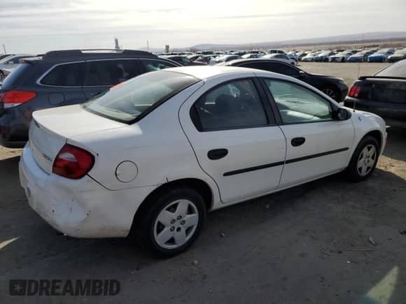 2004 Dodge Neon SE with VIN 1B3ES26C84D540287, listed as a Copart auction lot 45035715 with 132,707 mi miles and Salvage title. Bid and sale history available at DreamBid. Image 3.