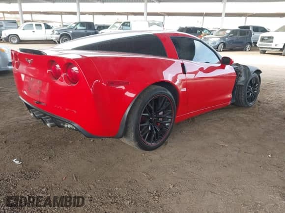 2010 Chevrolet Corvette Z16 Grand Sport 3LT z VIN 1G1YW2DW2A5109195, wystawiony jako IAAI lot #41682289 z przebiegiem Nie podano mil oraz . Historia ofert i sprzedaży dostępna na DreamBid. Obrazek 4.