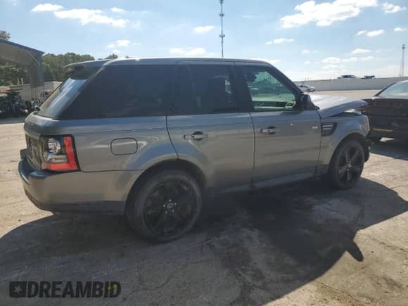 2013 Land Rover Range Rover Sport HSE Lux z VIN SALSK2D45DA795633, wystawiony jako Copart lot #81856955 z przebiegiem 82 011 mil mil oraz Szkoda całkowita • Salvage title. Historia ofert i sprzedaży dostępna na DreamBid. Obrazek 3.