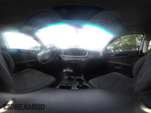 2020 Kia Sorento LX с VIN 5XYPG4A31LG660735, выставлен на аукционе IAAI как лот 42513638 с пробегом 922 791 миль миль и . История ставок и продаж доступна на DreamBid. Изображение 19.