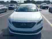 2016 Hyundai Sonata Limited с VIN 5NPE34AF5GH376973, выставлен на аукционе IAAI как лот 43212643 с пробегом 29 187 миль миль и . История ставок и продаж доступна на DreamBid. Изображение 12.