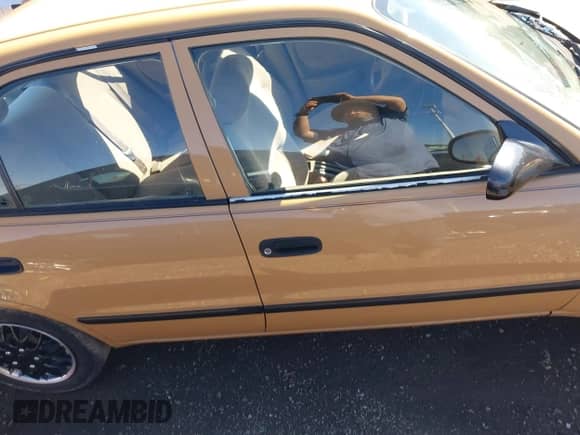 1999 Chevrolet Prizm с VIN 1Y1SK5284XZ400907, выставлен на аукционе IAAI как лот 41821292 с пробегом 90 134 миль миль и . История ставок и продаж доступна на DreamBid. Изображение 14.