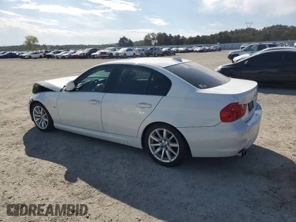 2011 BMW 3 Series 328i с VIN WBAPH5G54BNM78902, выставлен на аукционе Copart как лот 83889055 с пробегом Не указан миль и Списание • Salvage title. История ставок и продаж доступна на DreamBid. Изображение 2.