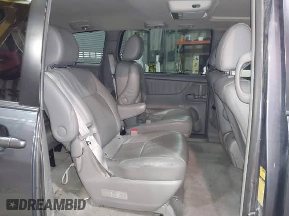 2010 Toyota Sienna XLE с VIN 5TDYK4CC2AS309994, выставлен на аукционе IAAI как лот 41487495 с пробегом Не указан миль и . История ставок и продаж доступна на DreamBid. Изображение 8.