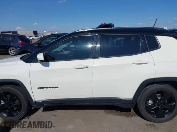 2019 Jeep Compass Altitude z VIN 3C4NJCBB3KT637375, wystawiony jako IAAI lot #42408775 z przebiegiem 114 977 mil mil oraz . Historia ofert i sprzedaży dostępna na DreamBid. Obrazek 15.